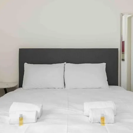 Urban Oasis With Queen Bed And View Be-43