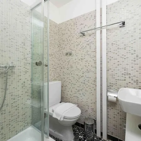 Urban Oasis With Queen Bed And View Be-43 Apartmán